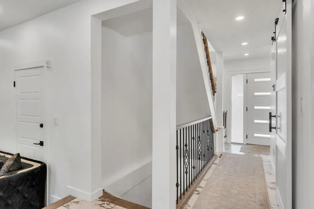 316 Templeton Circle NE Calgary AB T1Y 3Z2