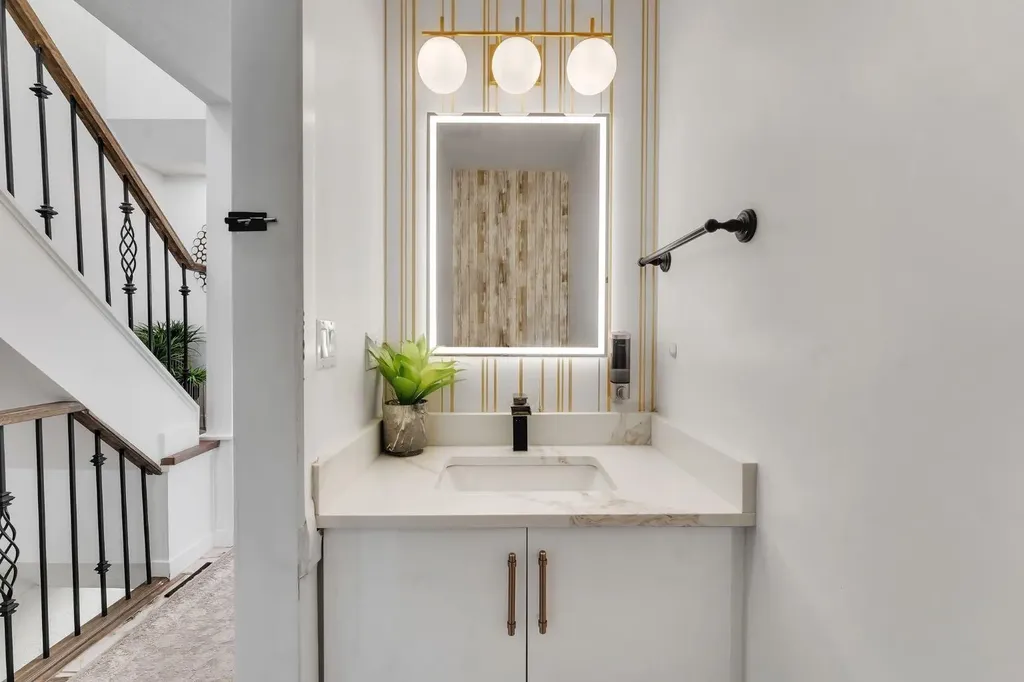 316 Templeton Circle NE Calgary AB T1Y 3Z2