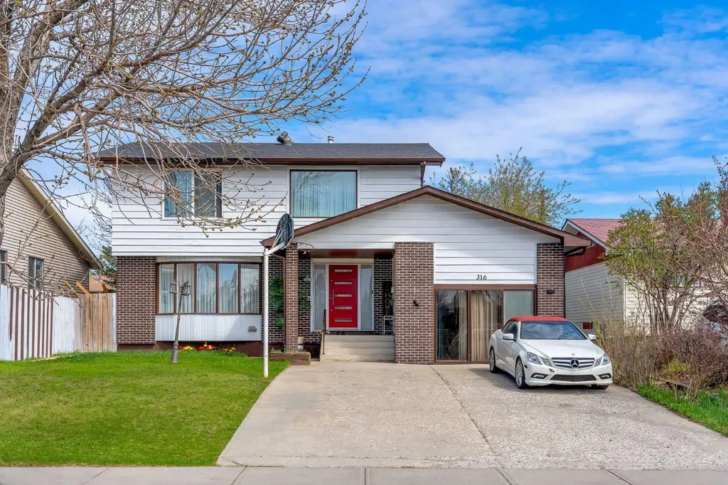 316 Templeton Circle NE Calgary AB T1Y 3Z2