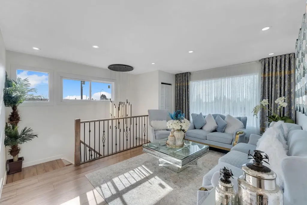 316 Templeton Circle NE Calgary AB T1Y 3Z2