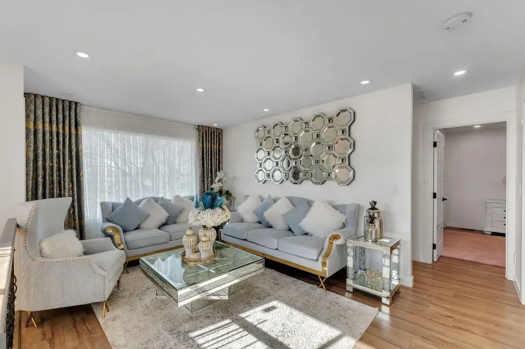 316 Templeton Circle NE Calgary AB T1Y 3Z2