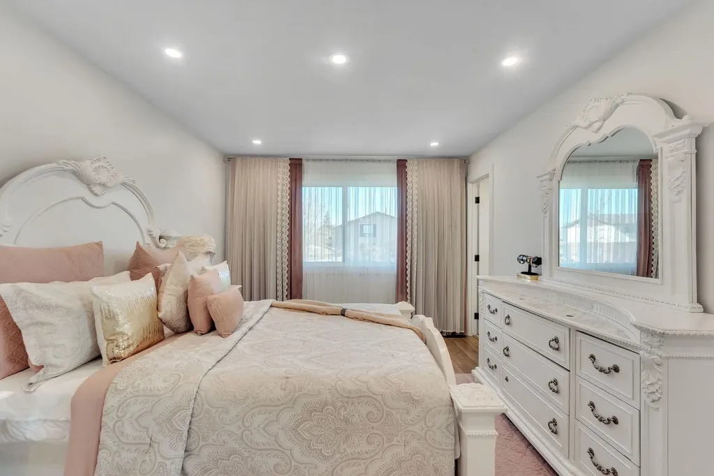 316 Templeton Circle NE Calgary AB T1Y 3Z2