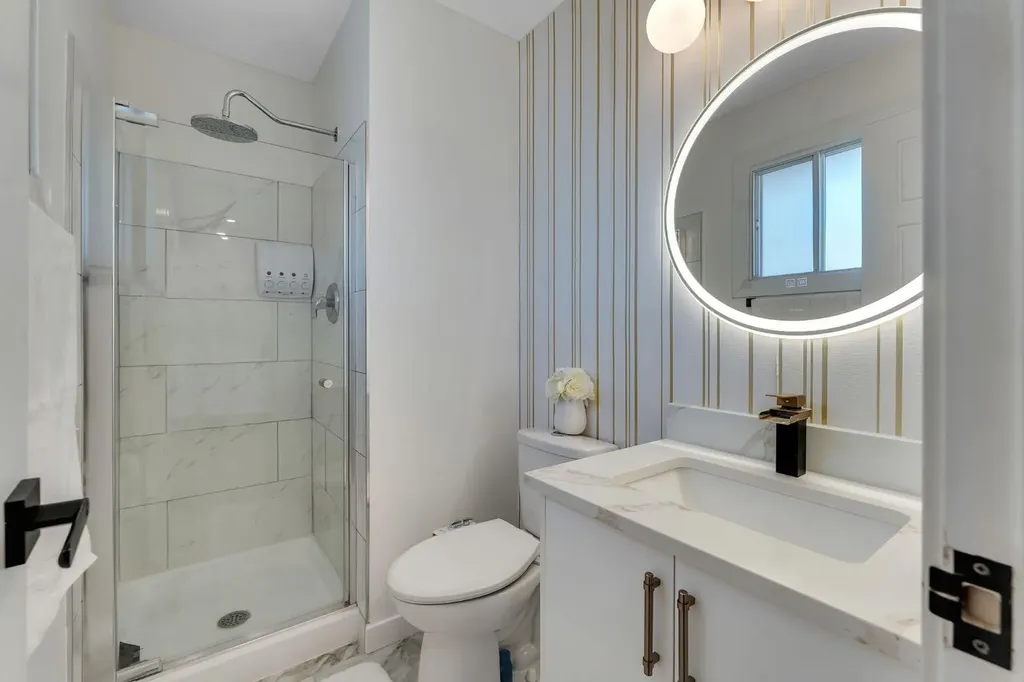 316 Templeton Circle NE Calgary AB T1Y 3Z2