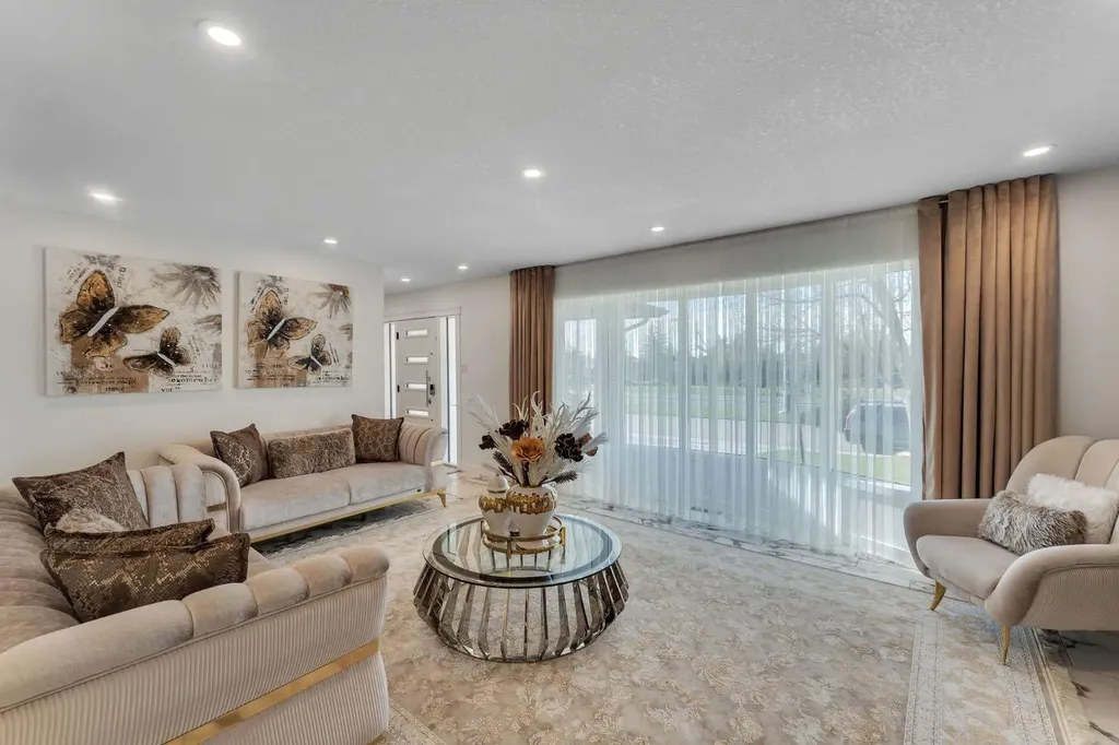 316 Templeton Circle NE Calgary AB T1Y 3Z2