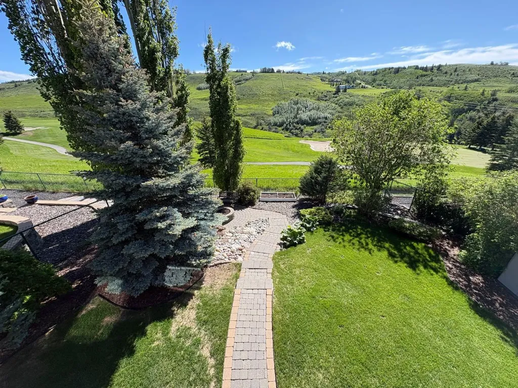 127 Gleneagles Terrace Cochrane AB T4C 1W6