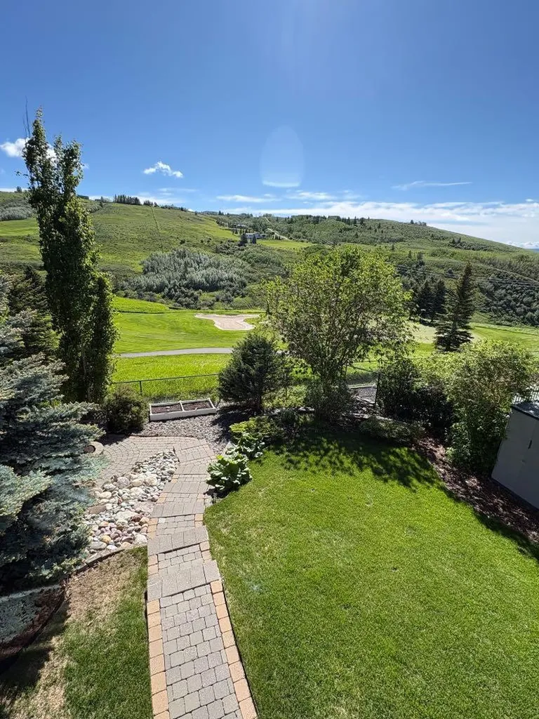 127 Gleneagles Terrace Cochrane AB T4C 1W6