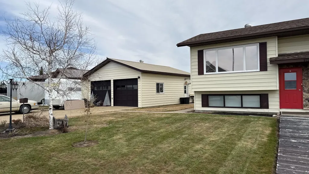9707 103 Street Nampa AB T0H 2R0