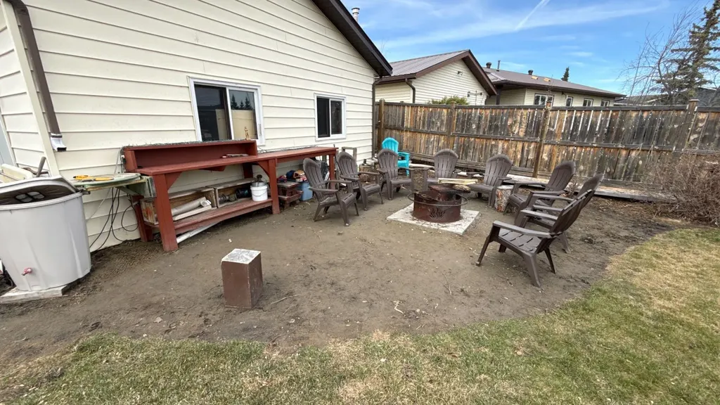 9707 103 Street Nampa AB T0H 2R0