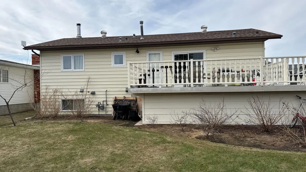 9707 103 Street Nampa AB T0H 2R0