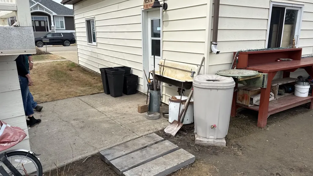 9707 103 Street Nampa AB T0H 2R0