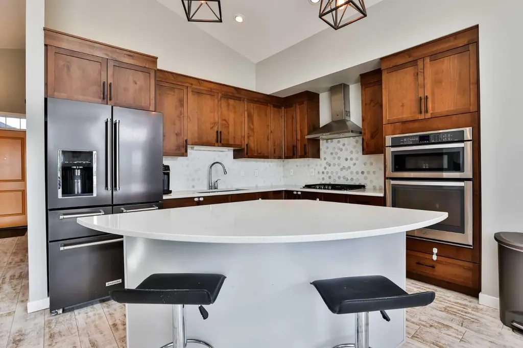 914 Maydell Palmer Vista N Lethbridge AB T1H 7B7