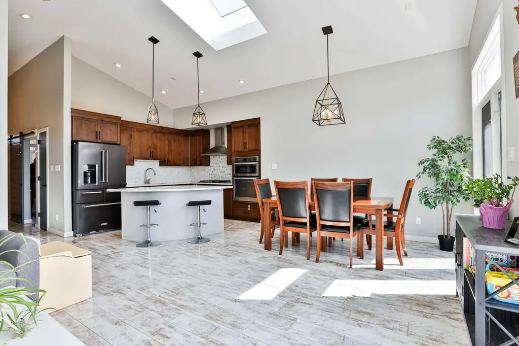 914 Maydell Palmer Vista N Lethbridge AB T1H 7B7
