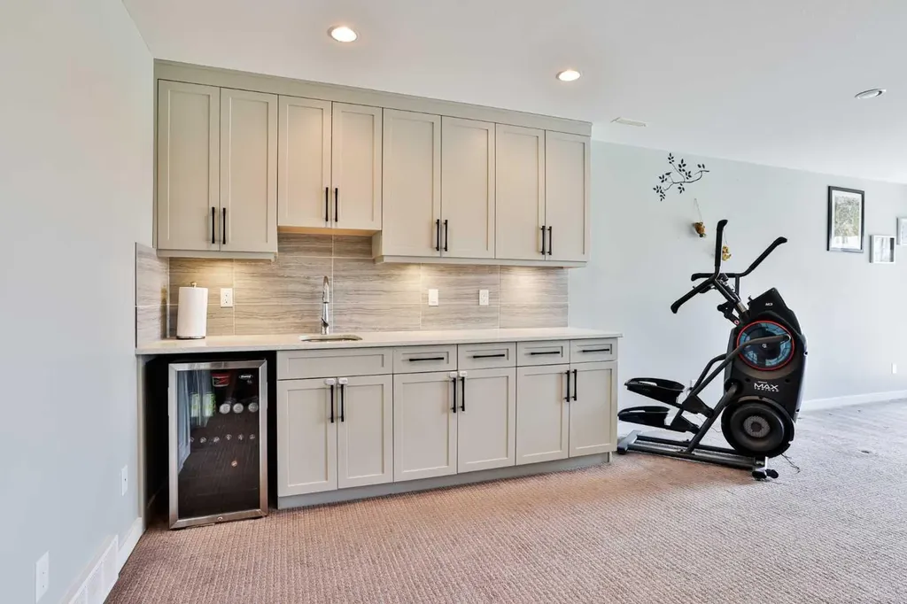 914 Maydell Palmer Vista N Lethbridge AB T1H 7B7