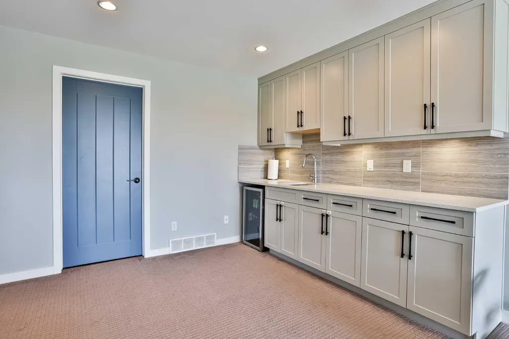914 Maydell Palmer Vista N Lethbridge AB T1H 7B7