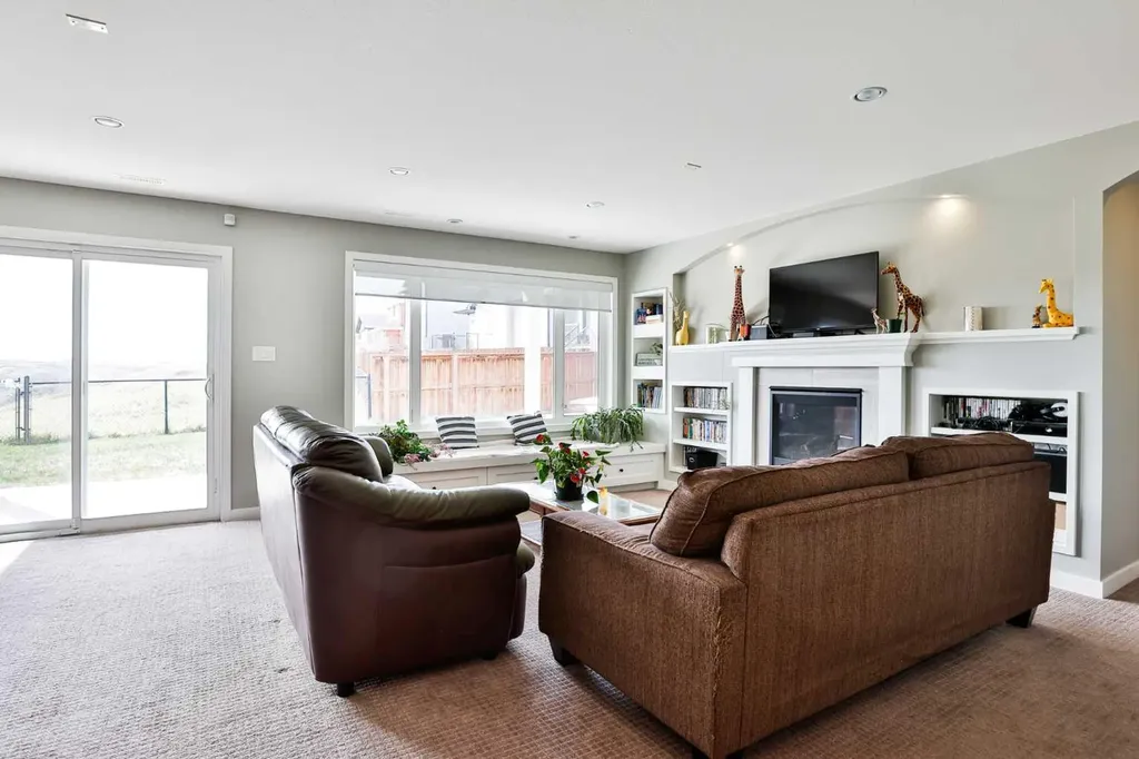 914 Maydell Palmer Vista N Lethbridge AB T1H 7B7
