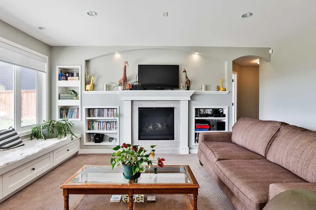 914 Maydell Palmer Vista N Lethbridge AB T1H 7B7