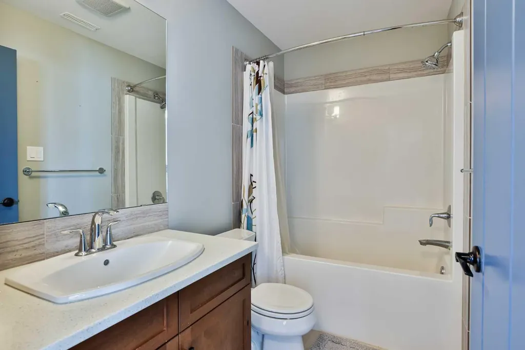 914 Maydell Palmer Vista N Lethbridge AB T1H 7B7