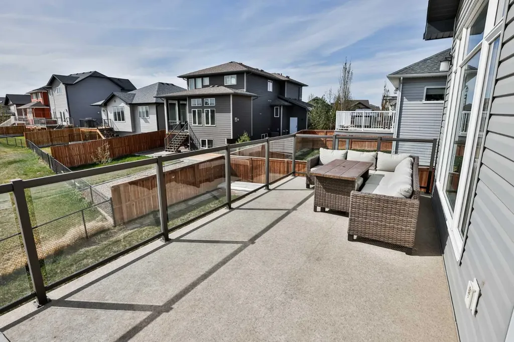 914 Maydell Palmer Vista N Lethbridge AB T1H 7B7