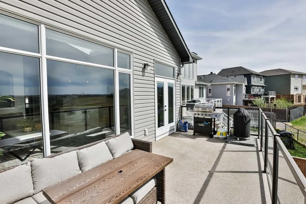 914 Maydell Palmer Vista N Lethbridge AB T1H 7B7