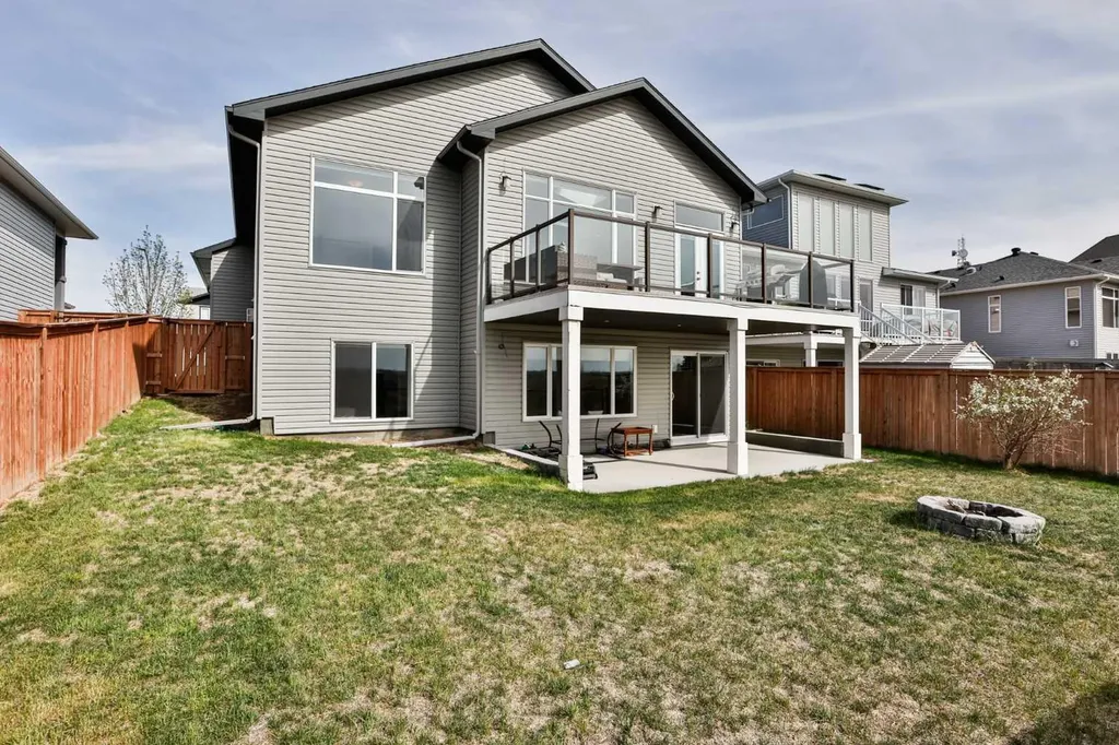 914 Maydell Palmer Vista N Lethbridge AB T1H 7B7