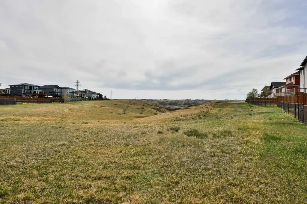 914 Maydell Palmer Vista N Lethbridge AB T1H 7B7