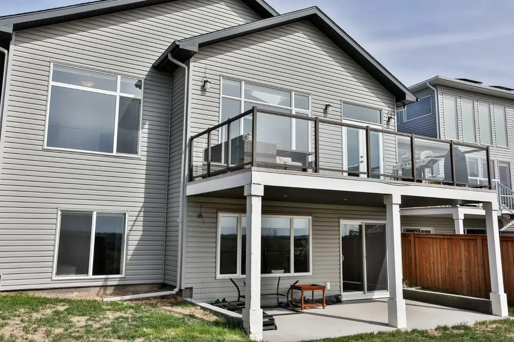 914 Maydell Palmer Vista N Lethbridge AB T1H 7B7
