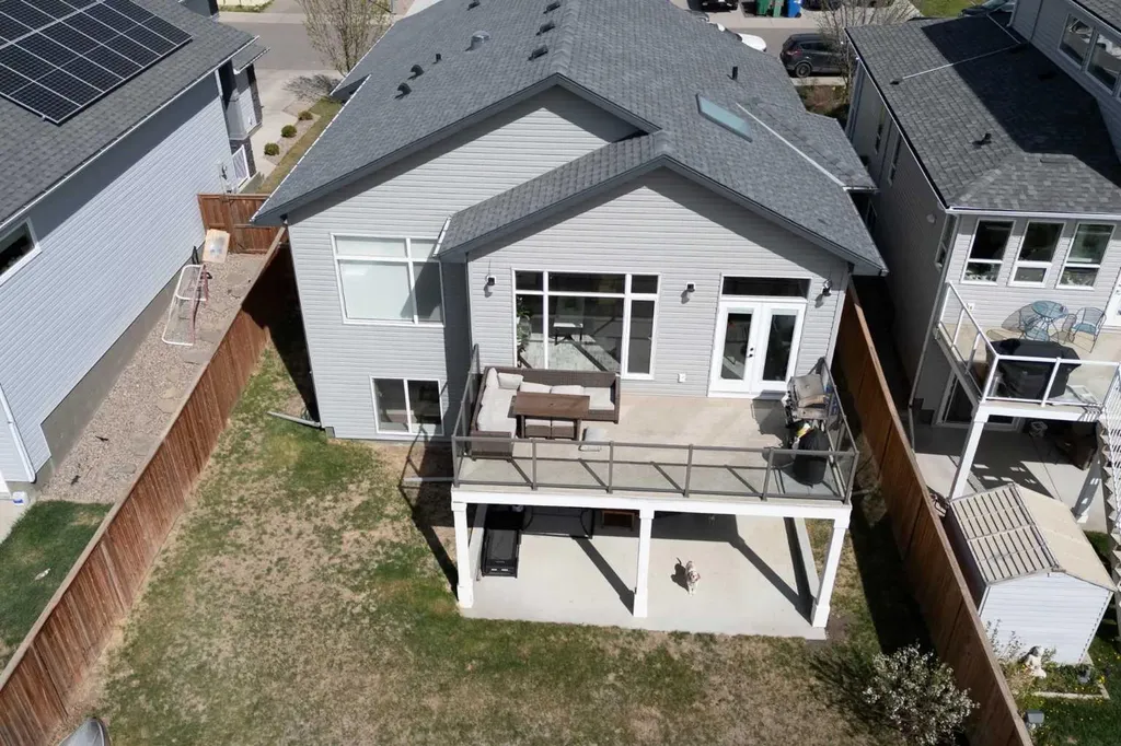 914 Maydell Palmer Vista N Lethbridge AB T1H 7B7
