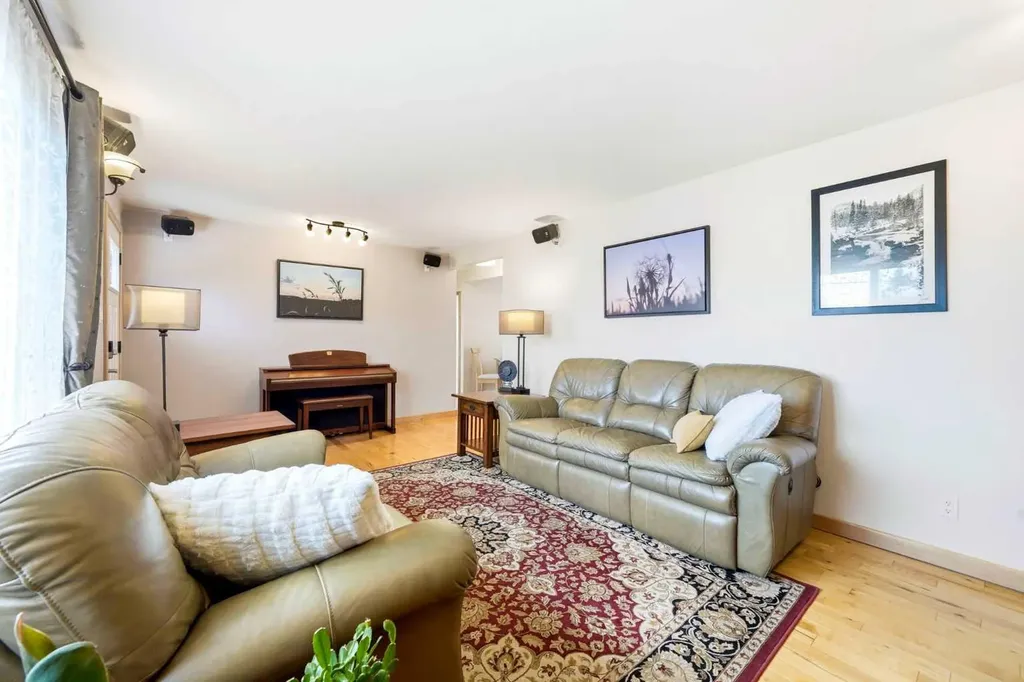 8303 Bowglen Road NW Calgary AB T3B 2T1