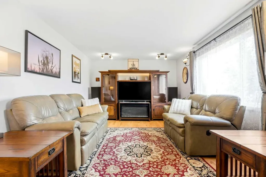 8303 Bowglen Road NW Calgary AB T3B 2T1