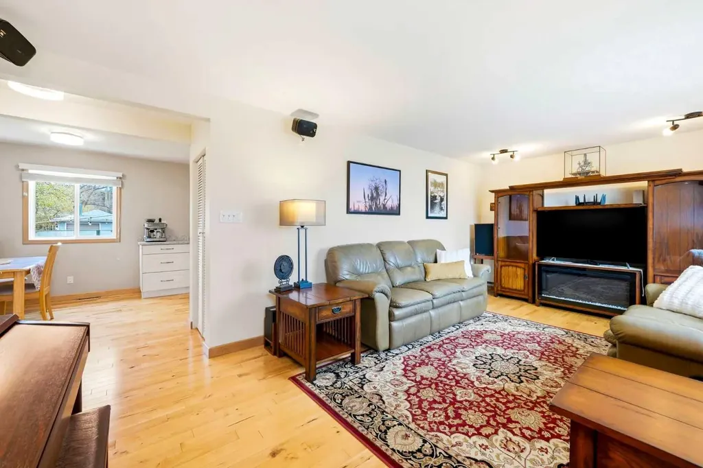8303 Bowglen Road NW Calgary AB T3B 2T1