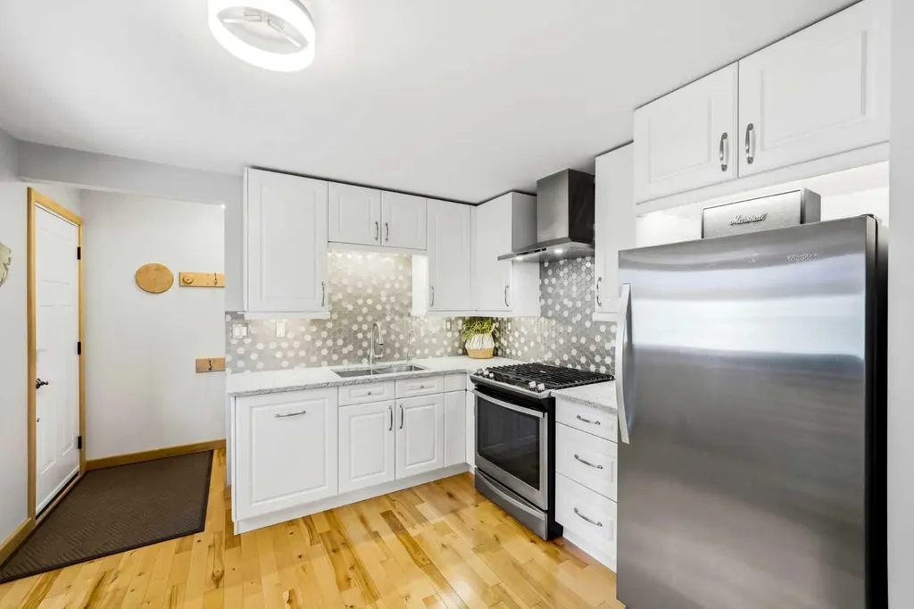 8303 Bowglen Road NW Calgary AB T3B 2T1