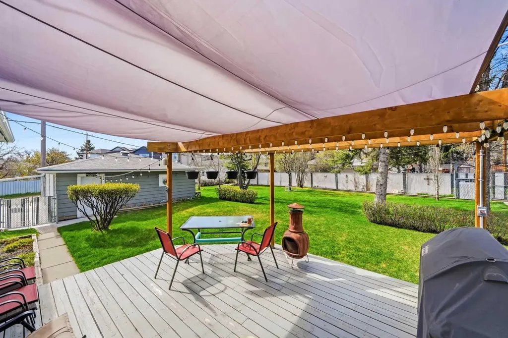 8303 Bowglen Road NW Calgary AB T3B 2T1