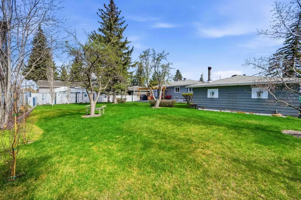 8303 Bowglen Road NW Calgary AB T3B 2T1
