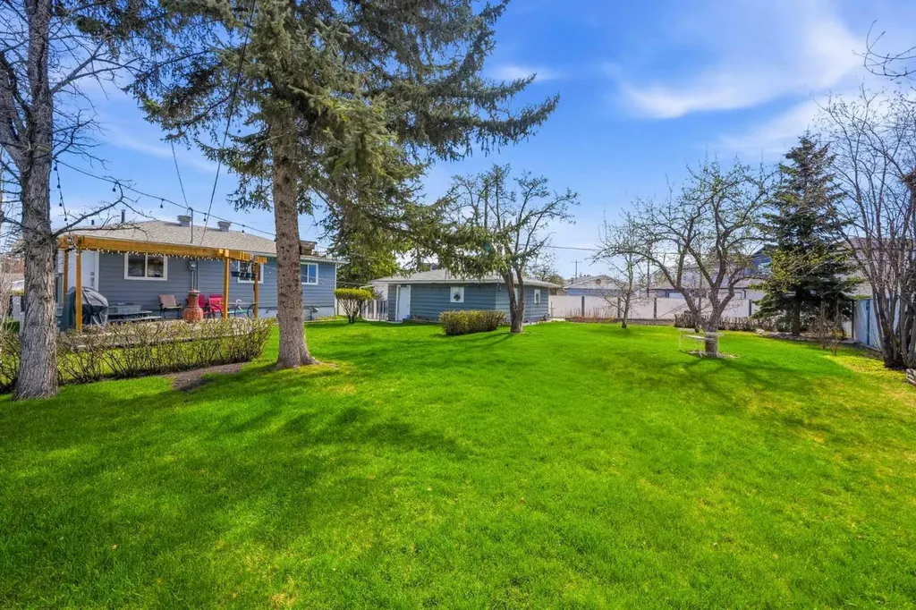 8303 Bowglen Road NW Calgary AB T3B 2T1