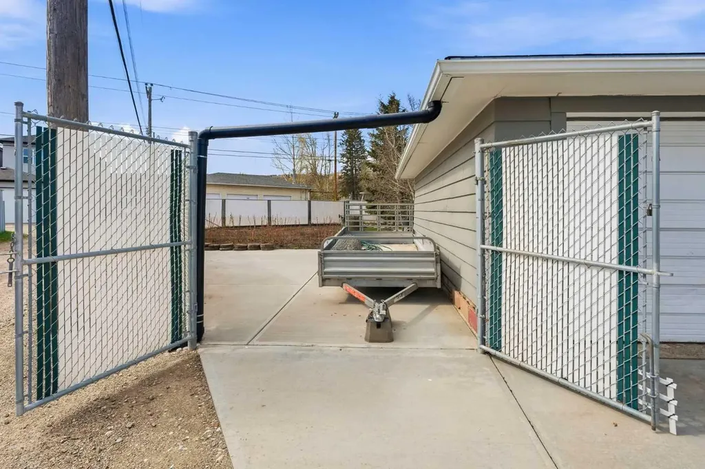 8303 Bowglen Road NW Calgary AB T3B 2T1