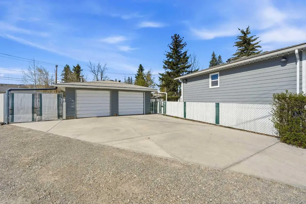 8303 Bowglen Road NW Calgary AB T3B 2T1
