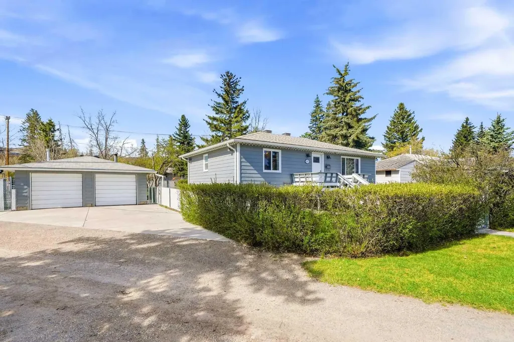 8303 Bowglen Road NW Calgary AB T3B 2T1