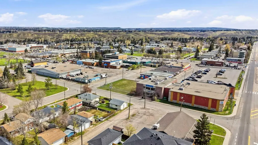 8303 Bowglen Road NW Calgary AB T3B 2T1