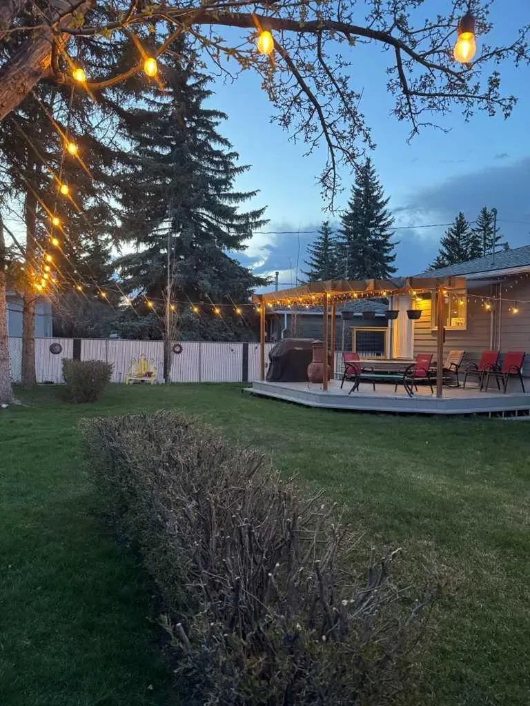 8303 Bowglen Road NW Calgary AB T3B 2T1