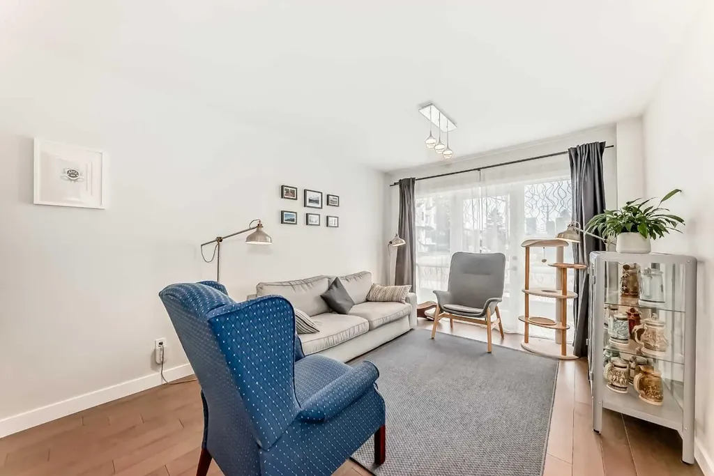 67 30 Avenue SW Calgary AB T2S2Y4