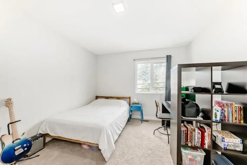 67 30 Avenue SW Calgary AB T2S2Y4