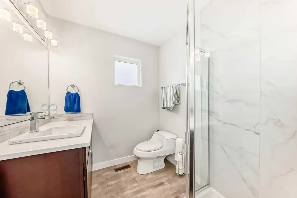 67 30 Avenue SW Calgary AB T2S2Y4