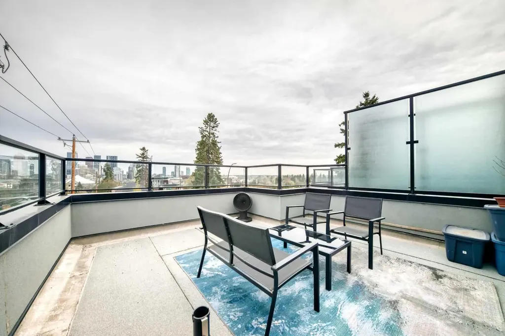 67 30 Avenue SW Calgary AB T2S2Y4