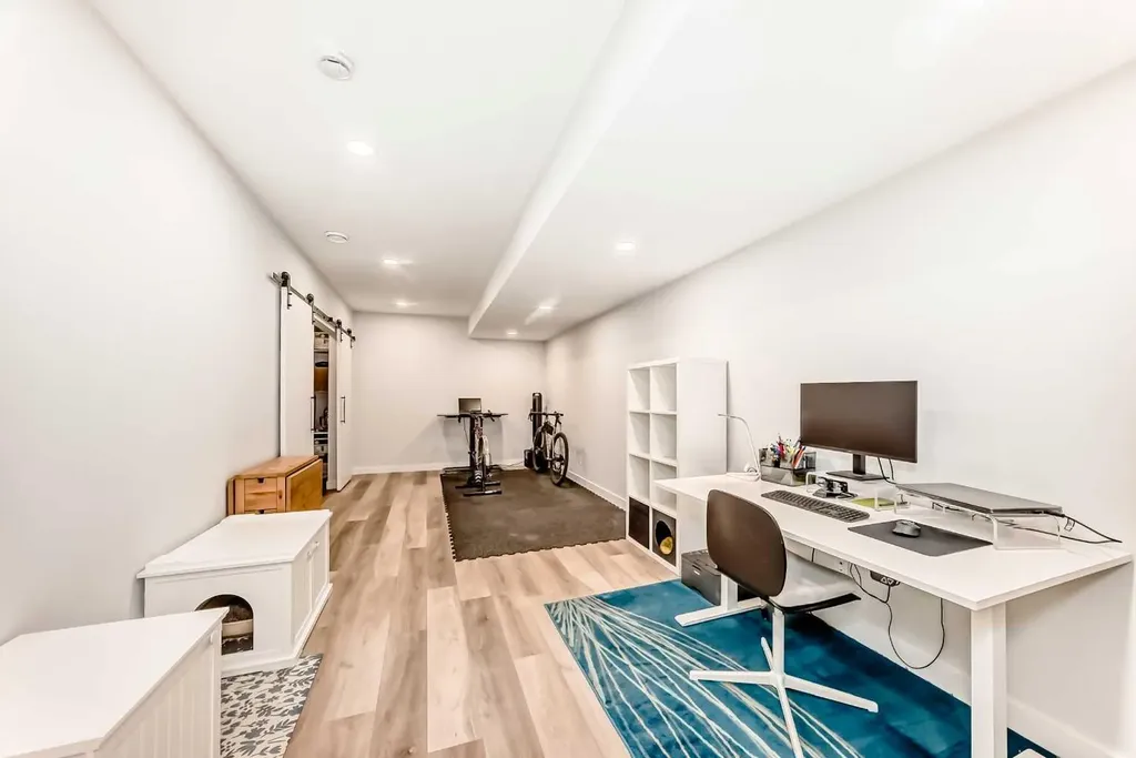 67 30 Avenue SW Calgary AB T2S2Y4