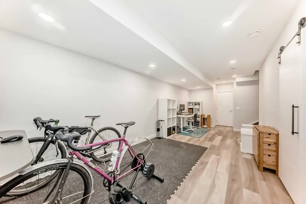 67 30 Avenue SW Calgary AB T2S2Y4