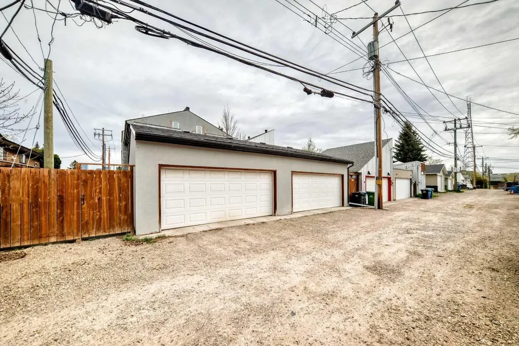 67 30 Avenue SW Calgary AB T2S2Y4