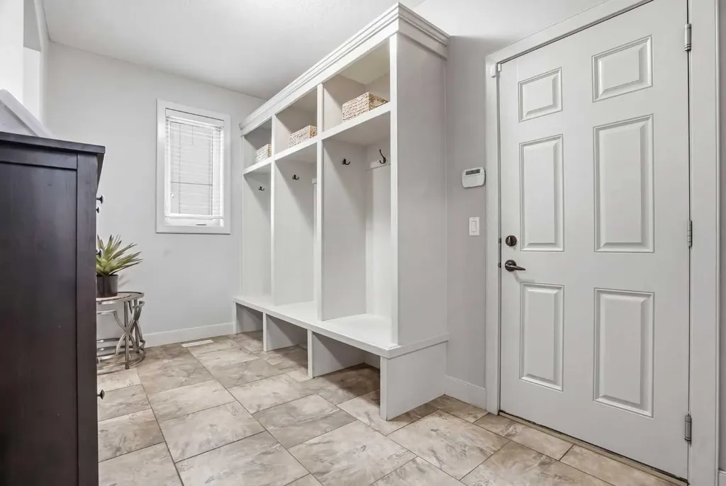 149 Aspen Glen Place SW Calgary AB T3H 0E8