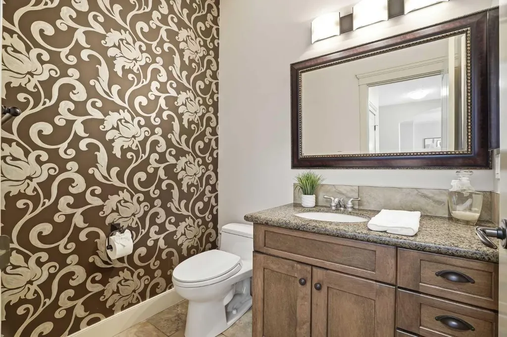 149 Aspen Glen Place SW Calgary AB T3H 0E8