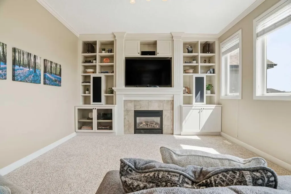 149 Aspen Glen Place SW Calgary AB T3H 0E8