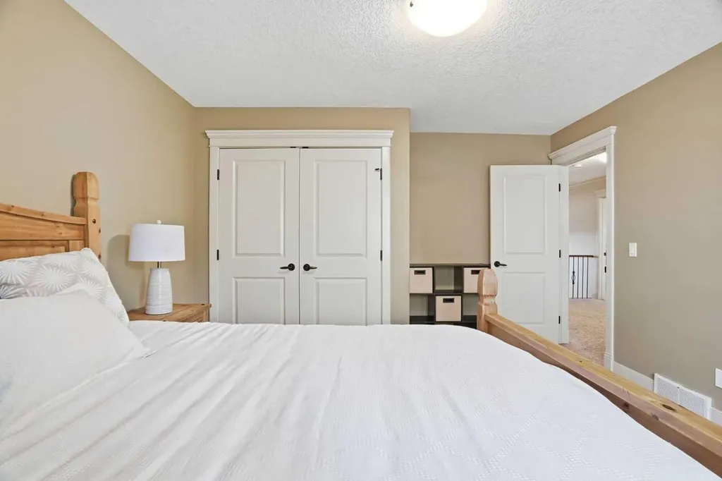 149 Aspen Glen Place SW Calgary AB T3H 0E8